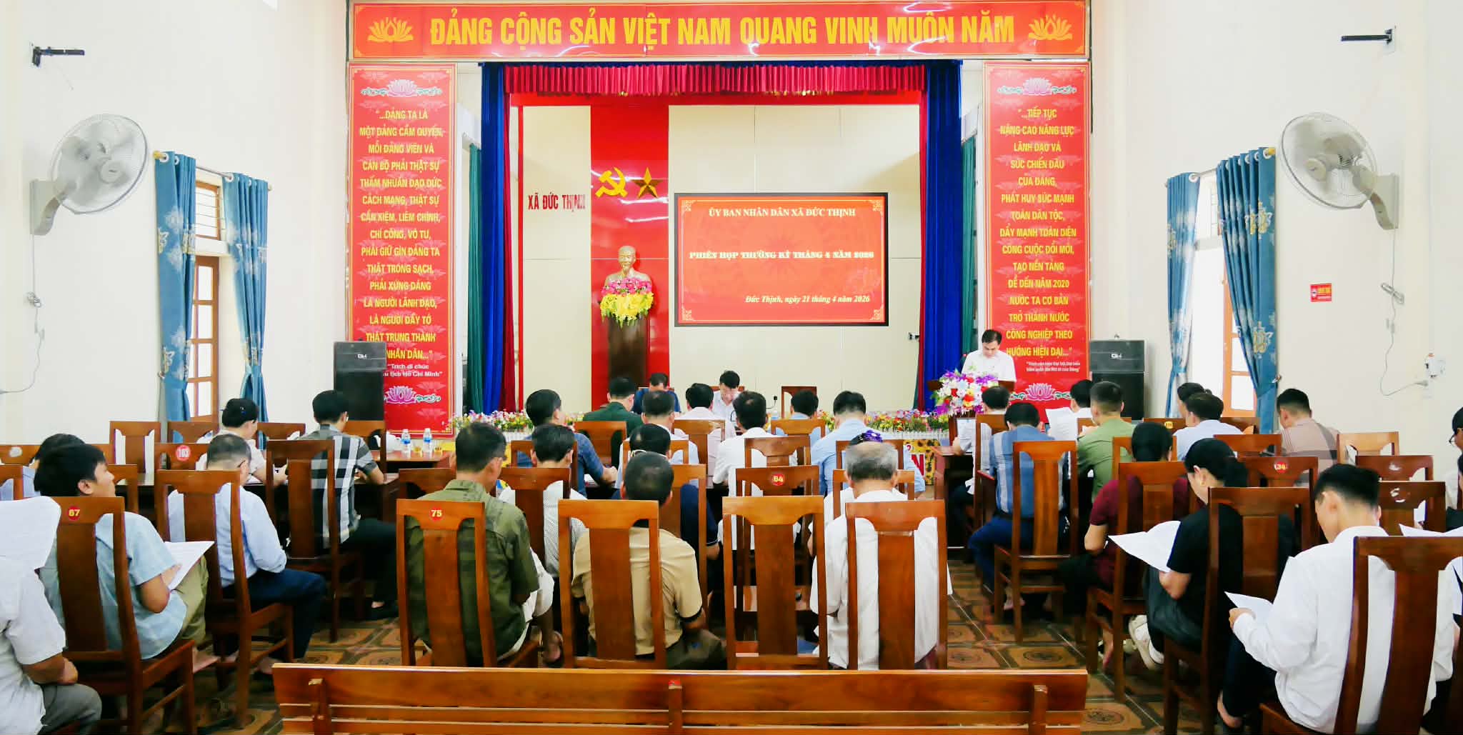 Uỷ ban nhân dân xã Đức Thịnh họp thường kỳ tháng 4, triển khai nhiệm vụ tháng 5