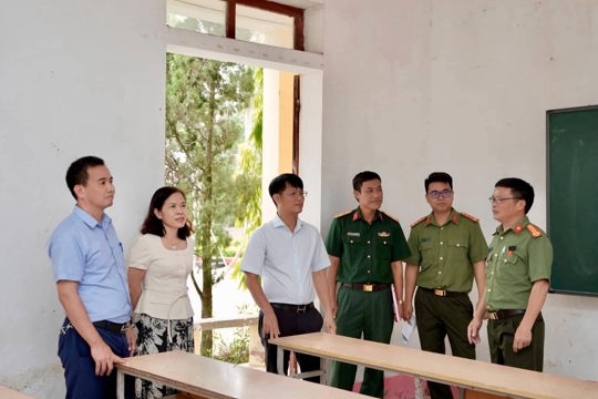 Lãnh đạo xã Đức Thịnh kiểm tra công tác chuẩn bị Kỳ thi tốt nghiệp THPT năm 2026 tại điểm thi Trường THPT Trần Phú