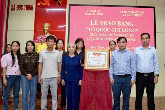 Xã Đức Thịnh trao Bằng “Tổ quốc ghi công” cho gia đình Liệt sĩ Nguyễn Xuân Dương