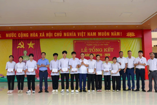 Ấn tượng lễ tổng kết năm học tại Trường THCS Lê Văn Thiêm