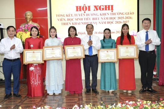 Đức Thịnh tổng kết năm học 2025-2026, tạo khí thế mới cho năm học 2026-2027 