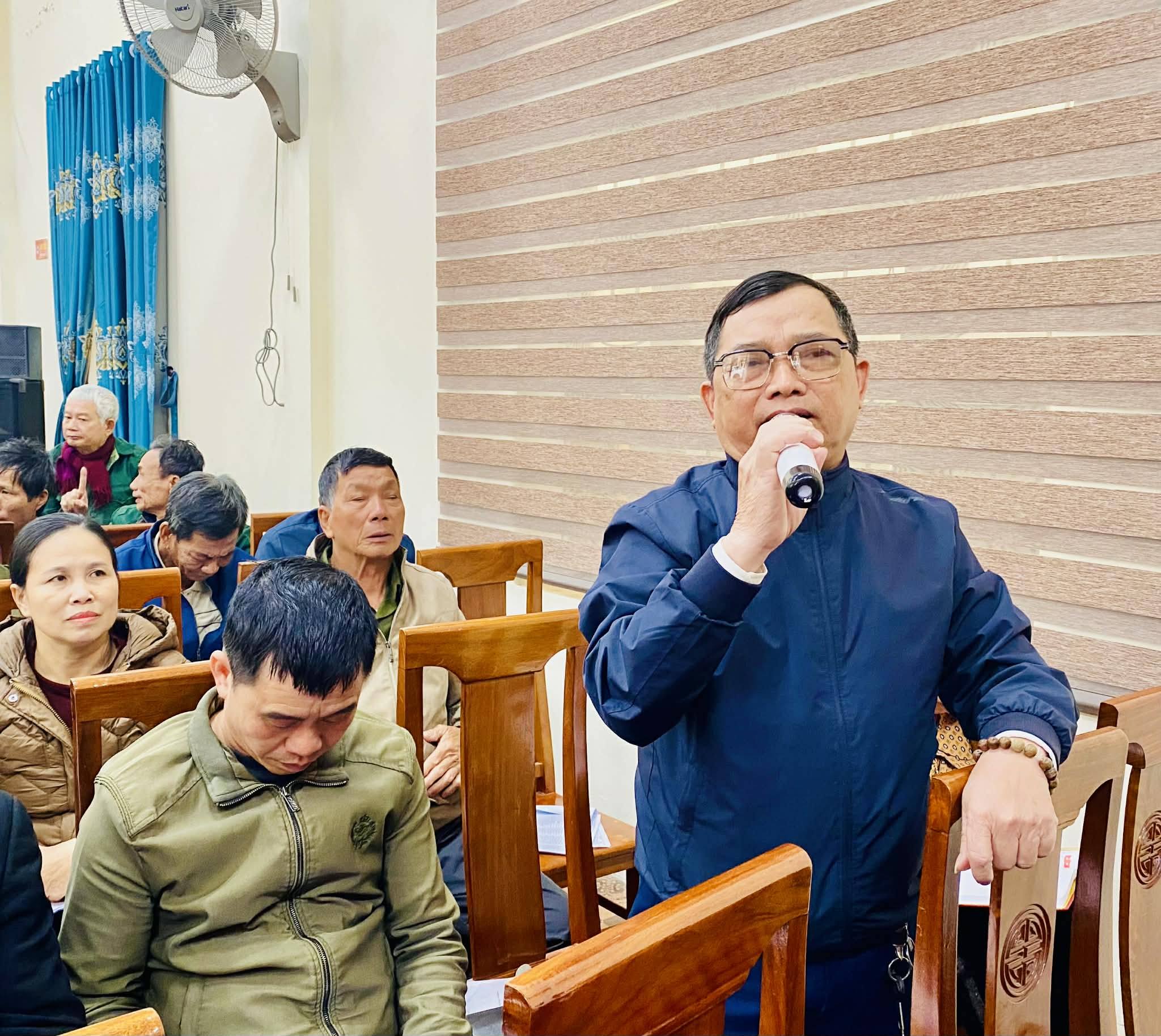 ảnh thôn phát biểu 2.jpg