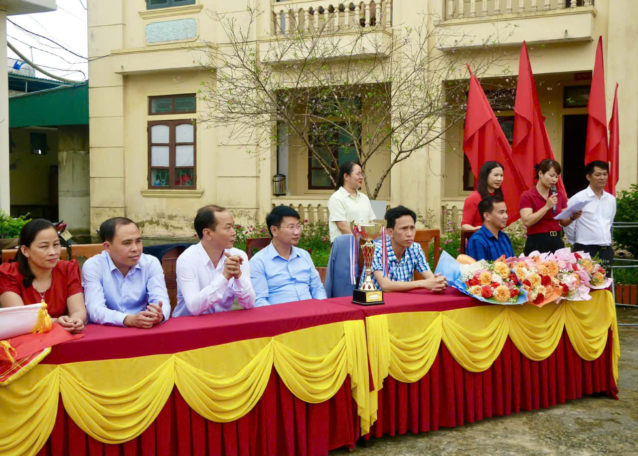đại biểu.jpg